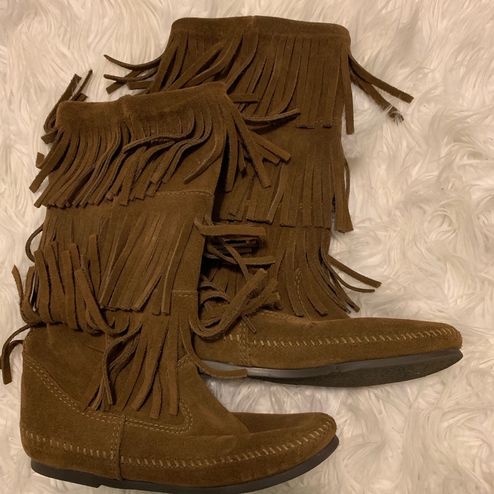 Minnetonka fringe boots dusty brown